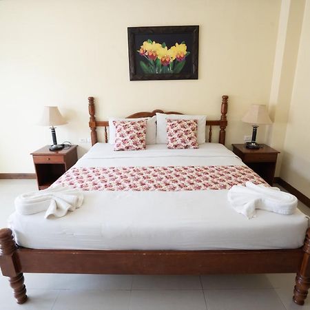 Pranang Flora House Hotel Ao Nang Exterior photo