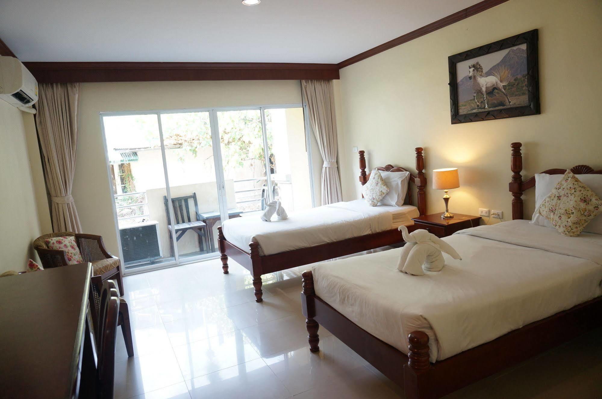 Pranang Flora House Hotel Ao Nang Exterior photo